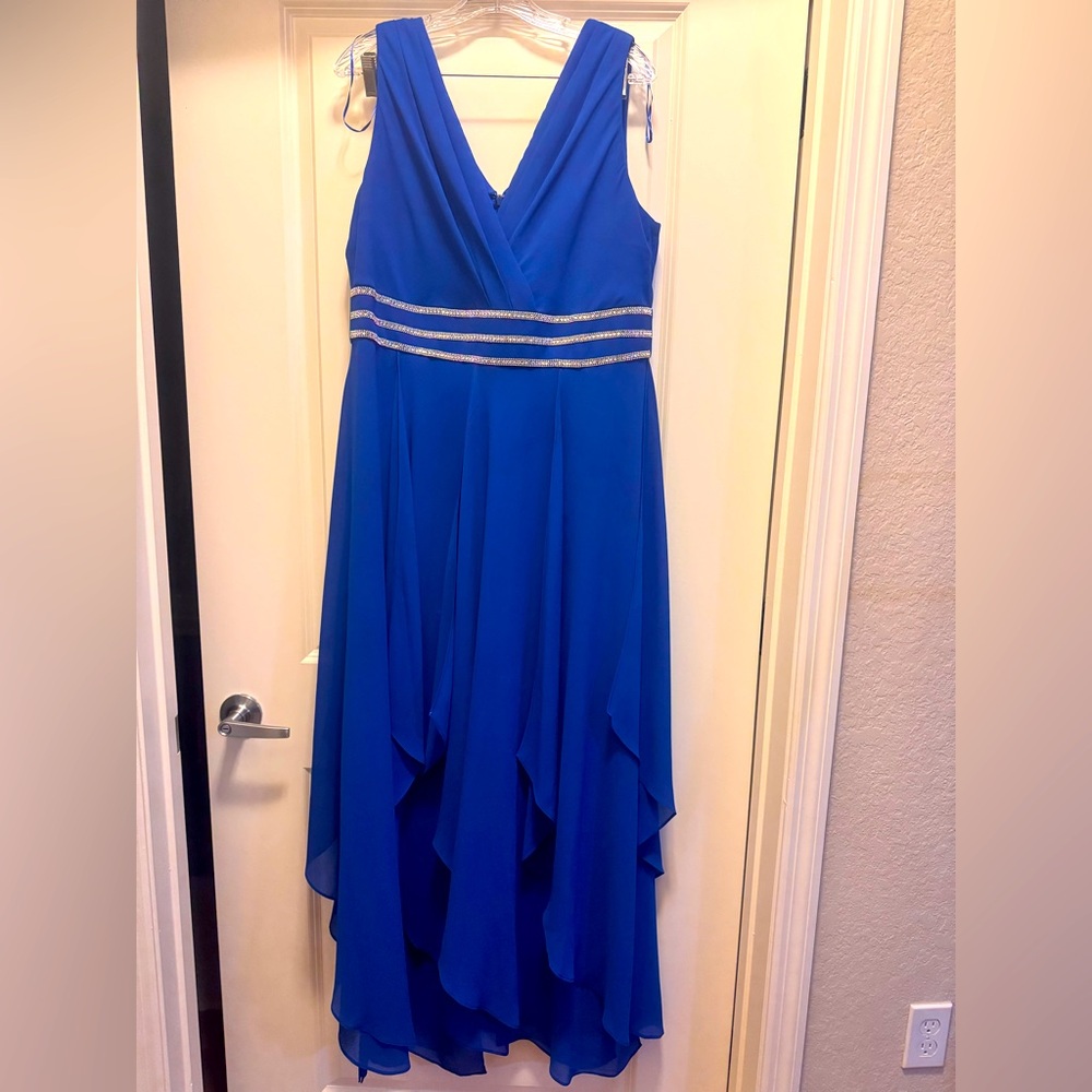 R&M Richards like new beautiful royal blue gown. Size 16